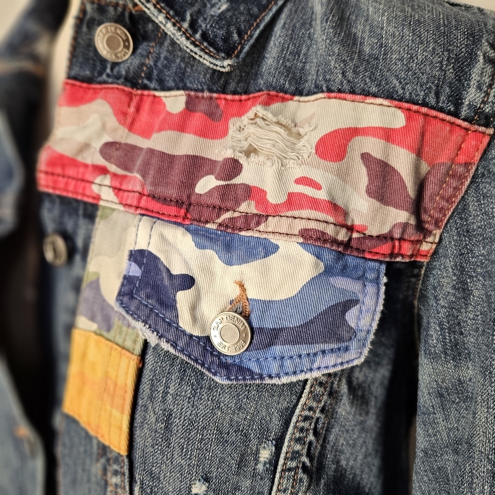 Gap Denim Camouflage Camo Patchwork Jean Jacket Medium - Picture 2 of 8